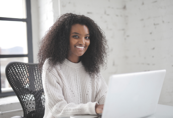 foto-mujer-laptop